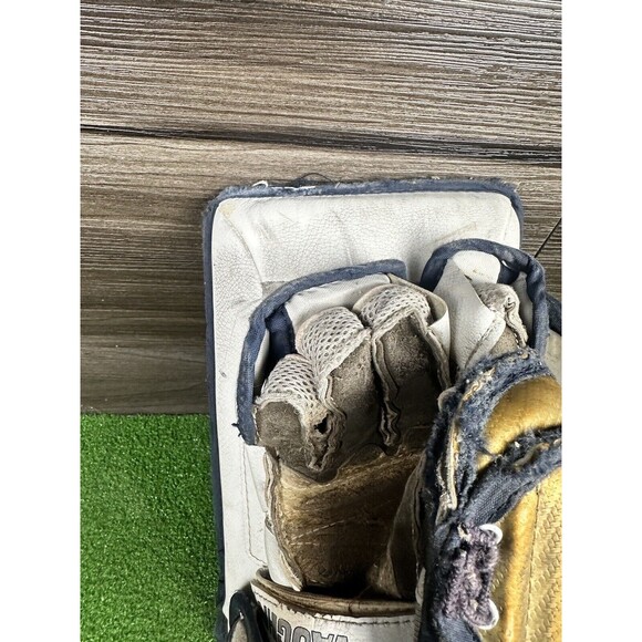 Vaughn Velocity 7400 blocker Goalie Hockey Junior jr Right hand - Picture 4 of 9